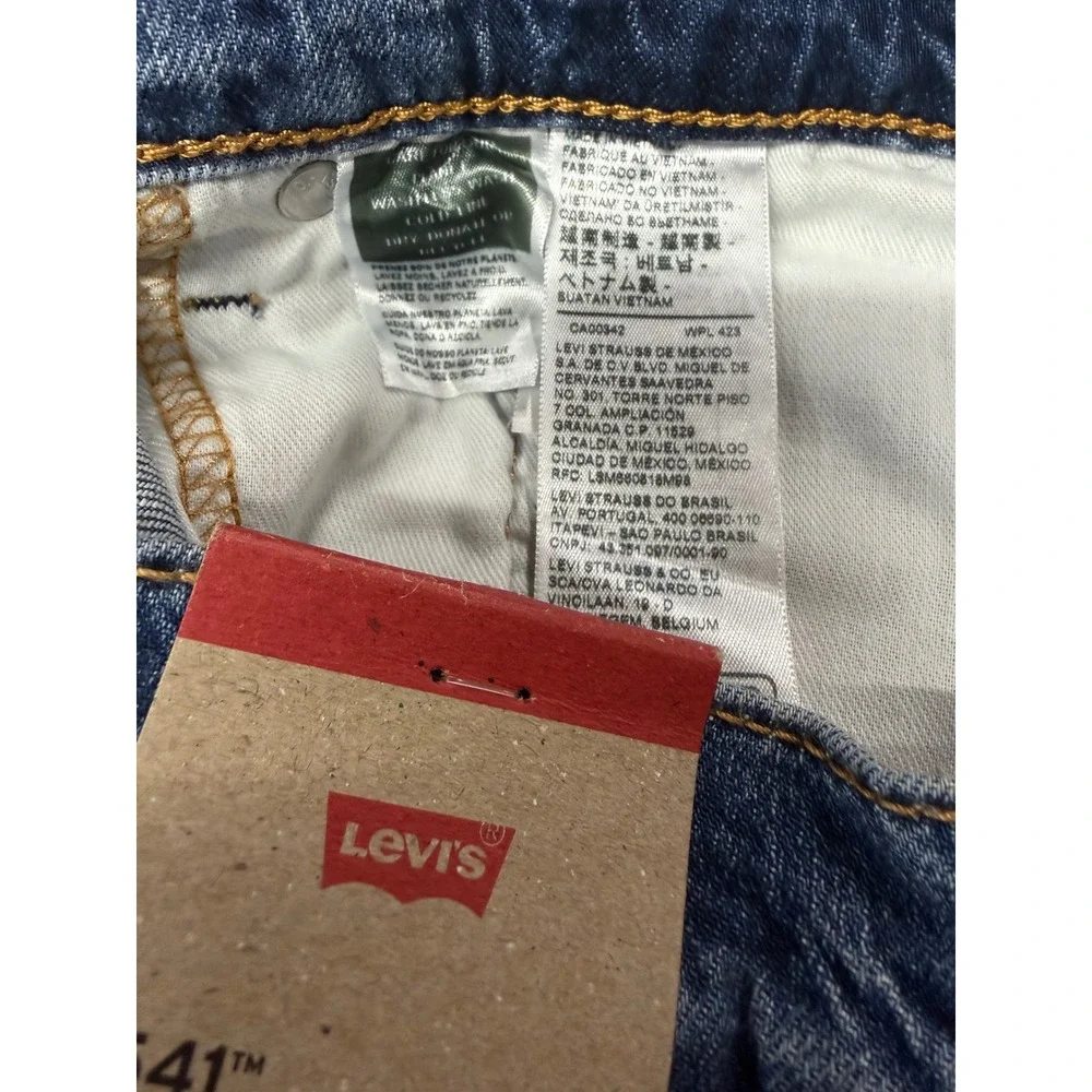 Levis 541 Athletic Taper Mens ‎ 38x32 Medium Wash Denim Blue Jeans (EE9) NWTs